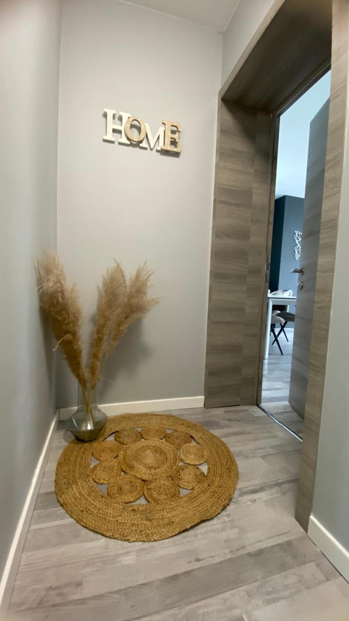 Next2Airport - Appartement House Of Lions Ransart Esterno foto