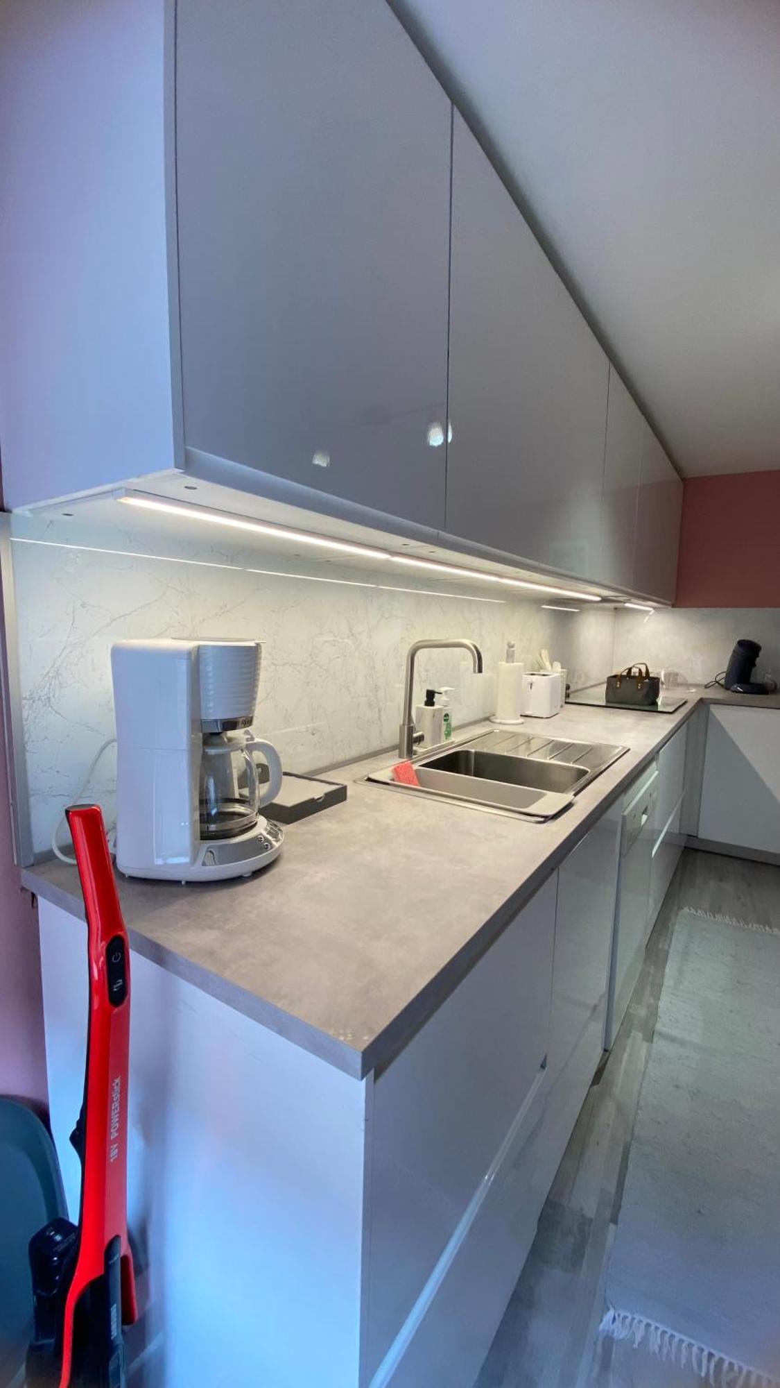 Next2Airport - Appartement House Of Lions Ransart Esterno foto