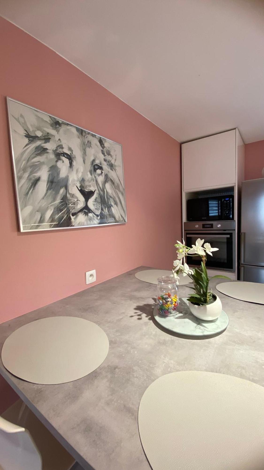 Next2Airport - Appartement House Of Lions Ransart Esterno foto